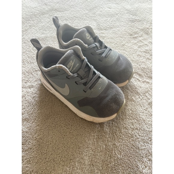 Nike Air Max Tavas Kids Gray Sneakers Athletic Shoes Toddler Size 8C - Picture 1 of 8